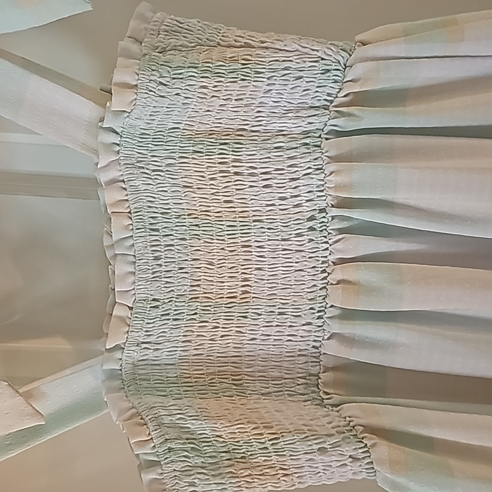 Beautiful ruffle dress with bows size Large - Picture 6 of 9